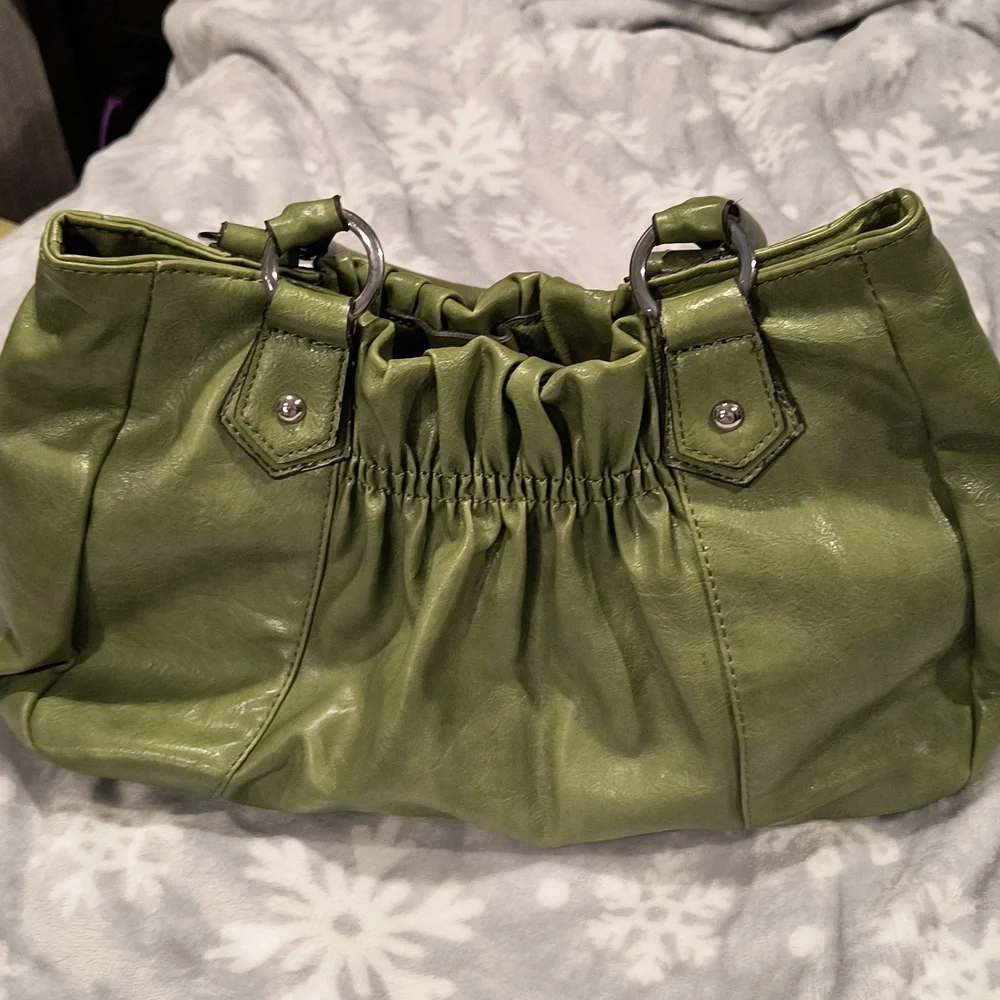 Style & Co. Green handbag, kangaroo zip pocket, central zip compartment, EUC